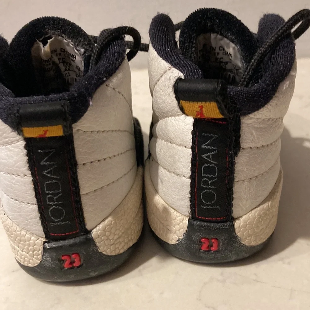 Air Jordan high top sneakers - Picture 4 of 4